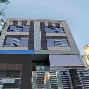 Super Townhouse Riddhi Residency