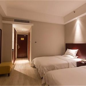 Zero Pressure Twin Room